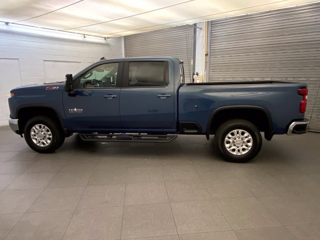 Used 2025 Chevrolet Silverado 2500 LT w/ Texas Edition AWD/4WD image 5