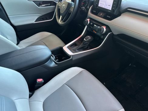 Certified 2022 Toyota RAV4 XLE Premium FWD image 21