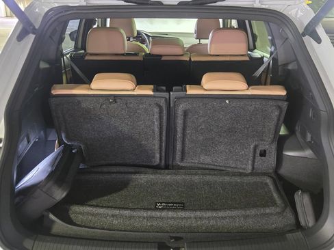 Certified 2024 Volkswagen Tiguan SE R-Line FWD image 15