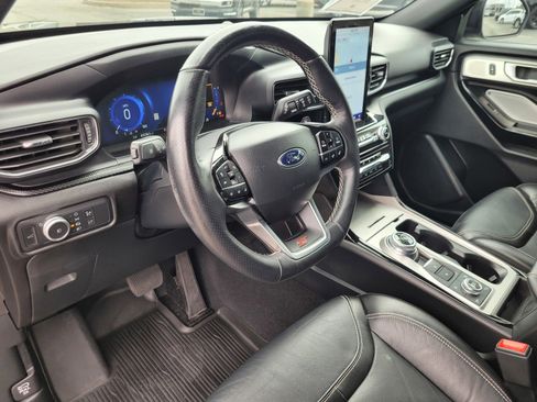 Used 2022 Ford Explorer ST w/ Equipment Group 401A image 16