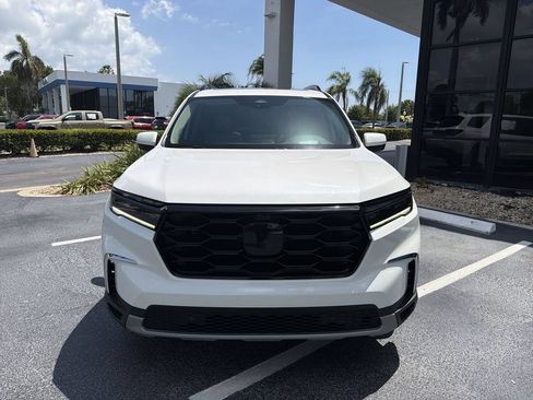 Used 2023 Honda Pilot Elite image 3