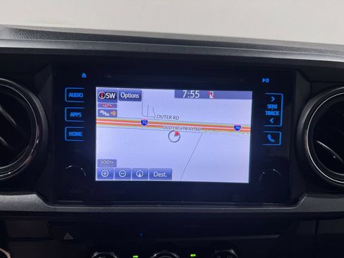 Used 2018 Toyota Tacoma TRD Sport RWD image 24