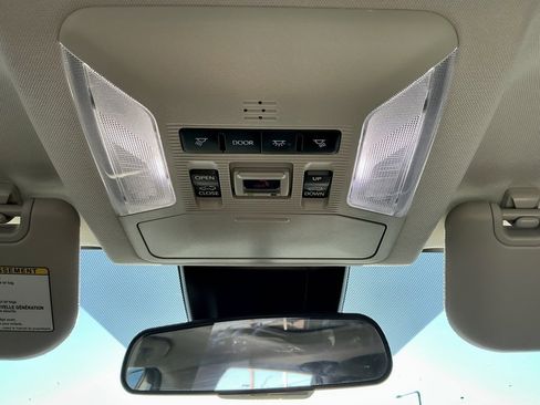 Used 2022 Toyota RAV4 XLE Premium image 31