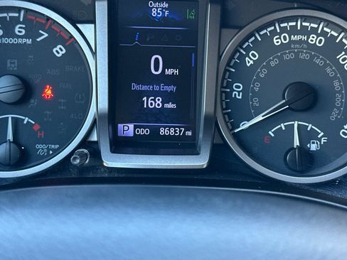 Used 2020 Toyota Tacoma SR5 w/ Technology Package AWD/4WD image 23