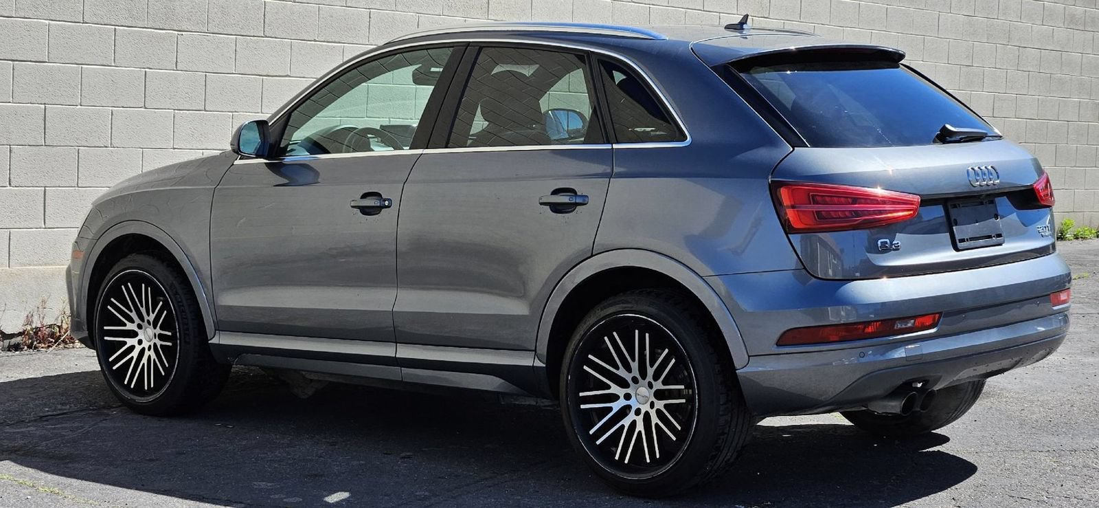 Used 2017 Audi Q3 2.0T Premium Plus w/ Premium Plus Package AWD/4WD image 3