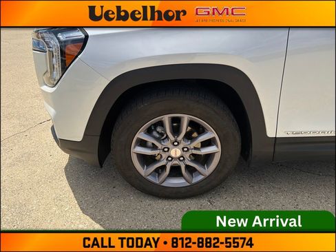 Used 2023 GMC Terrain SLT FWD image 14