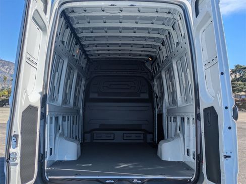 New 2024 Mercedes-Benz Sprinter 3500 image 10