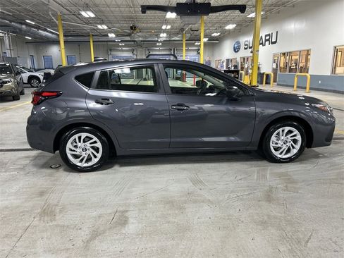 Certified 2025 Subaru Impreza 2.0i image 9