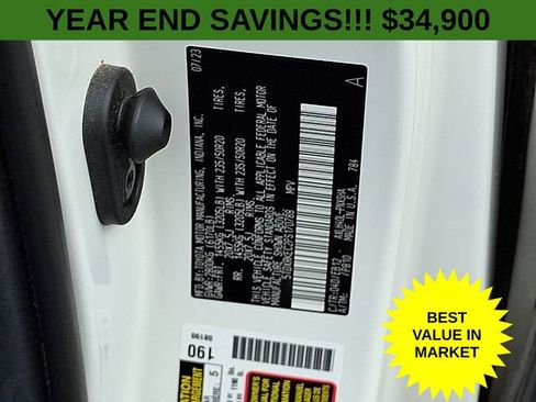 Used 2023 Toyota Sienna XSE image 32