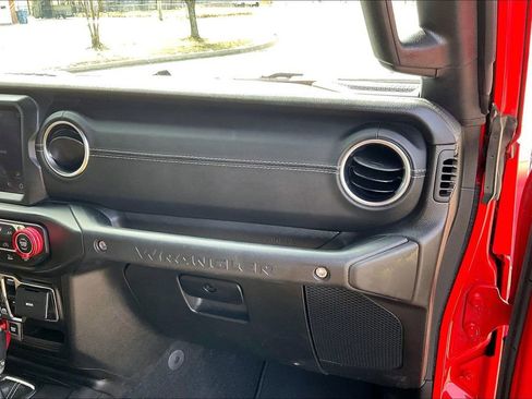 Used 2021 Jeep Wrangler Unlimited Rubicon 4xe w/ Steel Bumper Group image 16