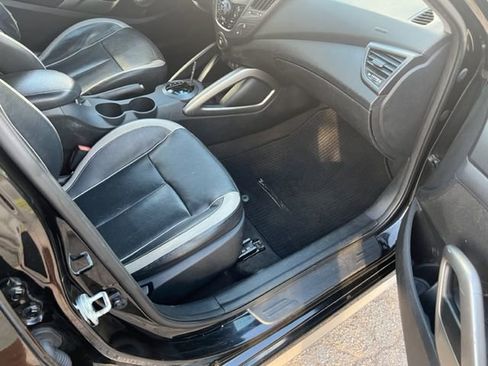Used 2015 Hyundai Veloster Turbo image 9