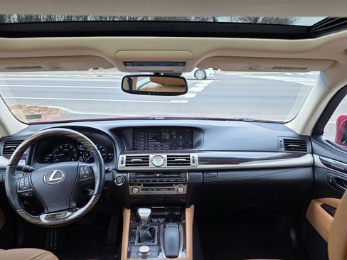 Used 2015 Lexus LS 460 AWD w/ Comfort Package image 23