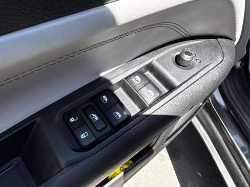 Used 2023 Jeep Compass Limited AWD/4WD image 16