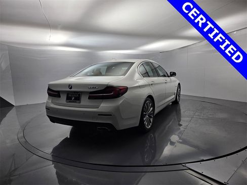Certified 2023 BMW 530e w/ Premium Package image 10
