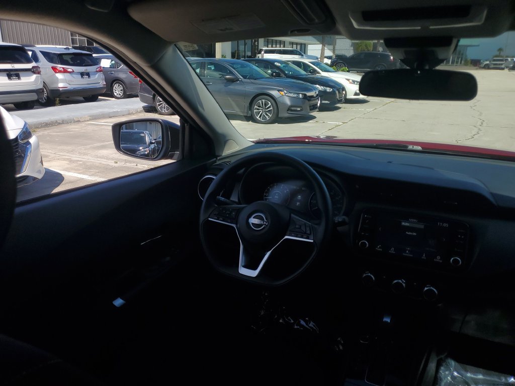 Used 2023 Nissan Kicks SV FWD image 23