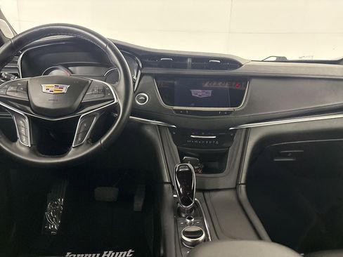 Used 2025 Cadillac XT5 Premium Luxury image 23