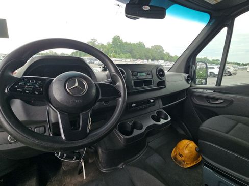 Used 2019 Mercedes-Benz Sprinter 144 Cargo image 9