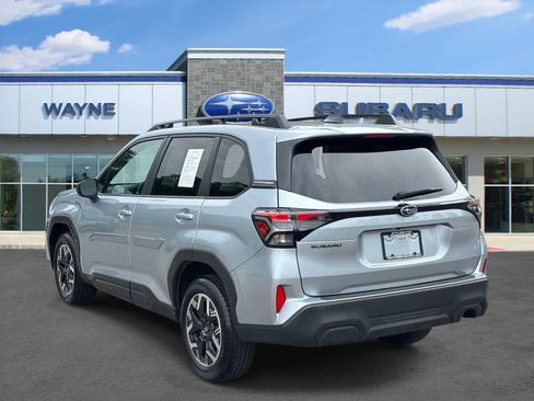 Certified 2025 Subaru Forester Premium AWD/4WD image 3