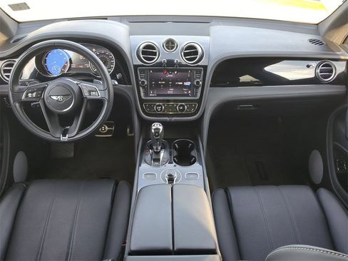Used 2019 Bentley Bentayga image 16
