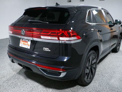 Used 2024 Volkswagen Atlas Cross Sport SE FWD image 7