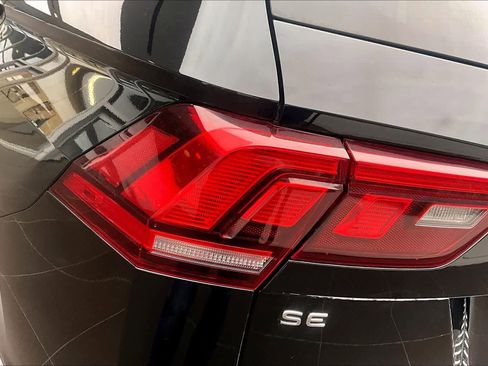 Used 2022 Volkswagen Tiguan SE image 28