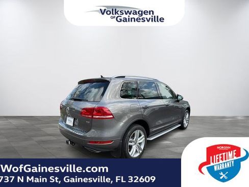 Used 2014 Volkswagen Touareg Executive AWD/4WD image 6