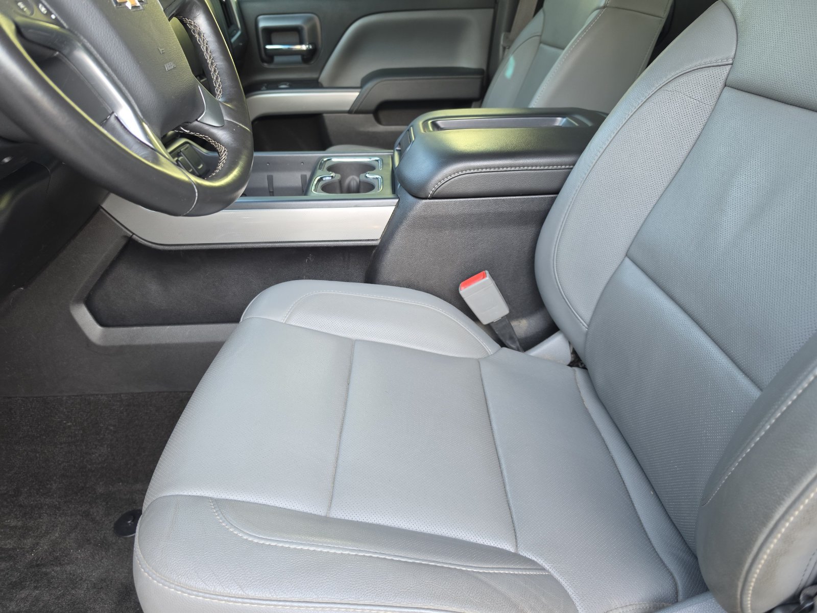 Used 2015 Chevrolet Silverado 1500 LTZ Z71 w/ LTZ Plus Package AWD/4WD image 13