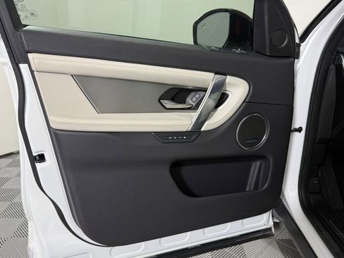 Used 2023 Land Rover Discovery Sport SE R-Dynamic image 14