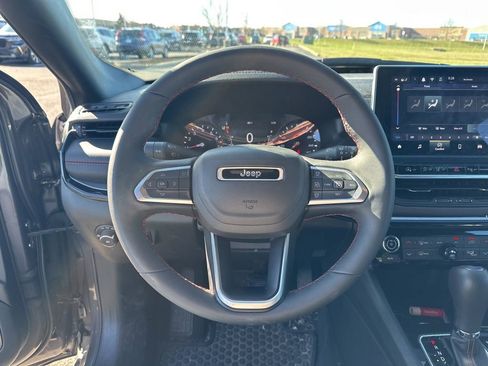 Used 2024 Jeep Compass Trailhawk w/ Trailhawk Convenience Group image 20