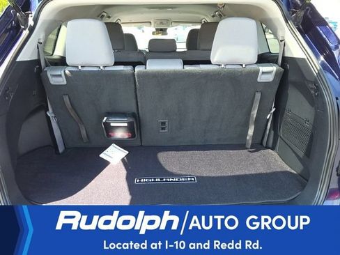 Used 2021 Toyota Highlander L FWD image 26