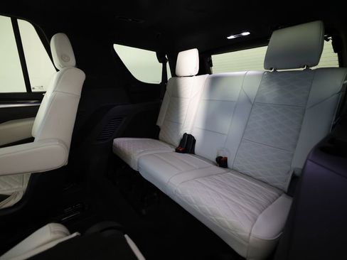 Used 2025 Cadillac Escalade V AWD/4WD image 15