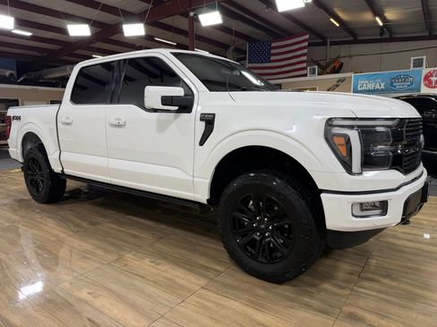 Used 2024 Ford F150 Platinum w/ FX4 Off-Road Package AWD/4WD image 3