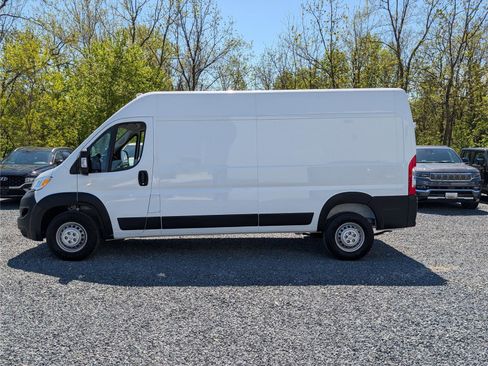 Used 2025 RAM ProMaster 2500 w/ Convenience Group image 2