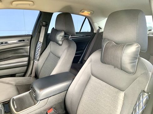 Used 2023 Chrysler 300 Touring image 12