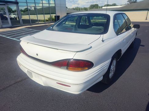 Used 1999 Pontiac Bonneville SE w/ Opt Pkg FWD image 7