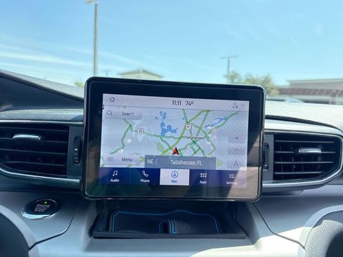 Used 2021 Ford Explorer XLT w/ Equipment Group 202A RWD image 18