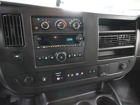 Used 2021 Chevrolet Express 3500 Extended w/ Driver Convenience Package RWD image 20