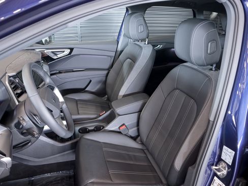 Used 2025 Audi Q4 e-tron Premium w/ Convenience Package RWD image 8