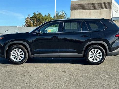 Certified 2025 Toyota Grand Highlander AWD image 9