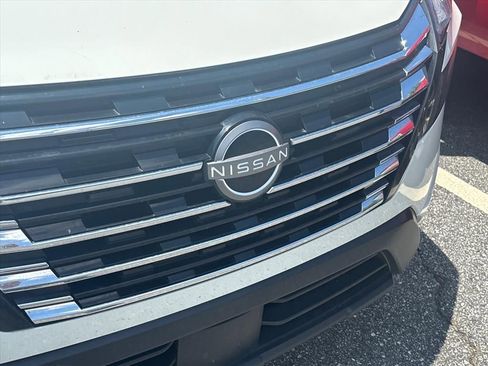 Used 2024 Nissan Rogue S AWD/4WD image 6