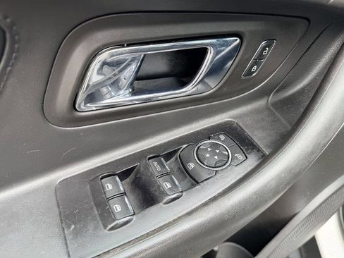 Used 2018 Ford Taurus SEL w/ Equipment Group 201A image 8