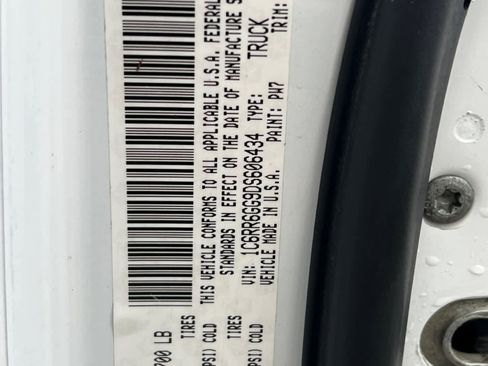 Used 2013 RAM 1500 Classic SLT w/ Remote Start & Security Group image 33