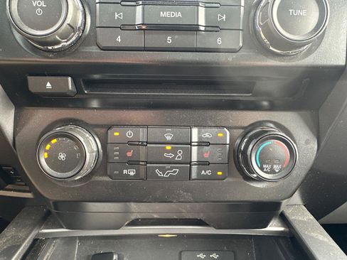 Used 2016 Ford F150 XLT w/ Equipment Group 302A Luxury AWD/4WD image 9