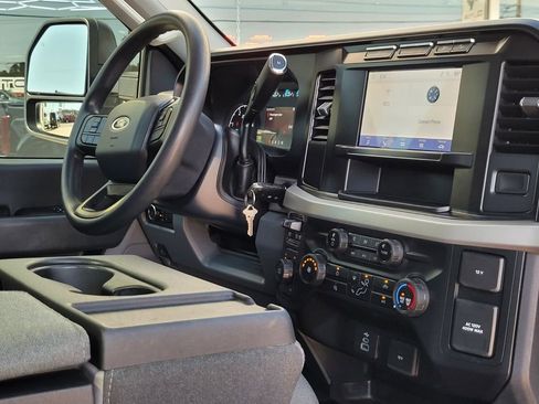 Used 2023 Ford F350 XLT w/ FX4 Off-Road Package image 37