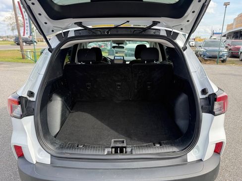 Used 2021 Ford Escape SE image 24