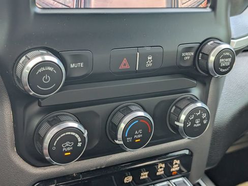 Used 2022 RAM 2500 Big Horn w/ Night Edition AWD/4WD image 22