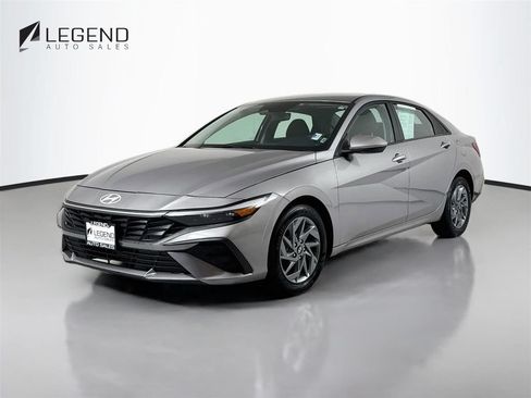 Used 2024 Hyundai Elantra SEL FWD image 1