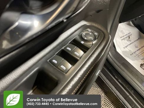 Used 2019 GMC Terrain SLT w/ Preferred Package image 11