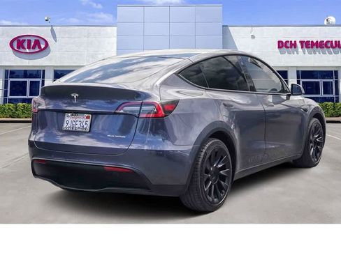 Used 2021 Tesla Model Y Long Range image 4