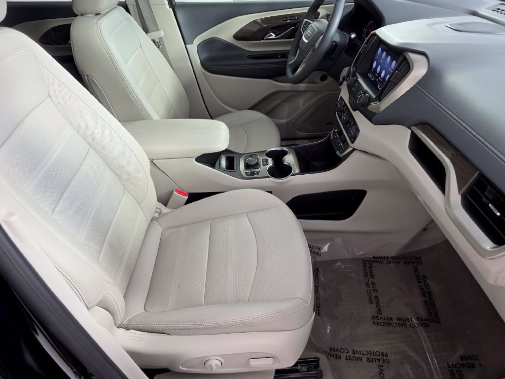 Used 2024 GMC Terrain Denali w/ Denali Premium Package AWD/4WD image 31